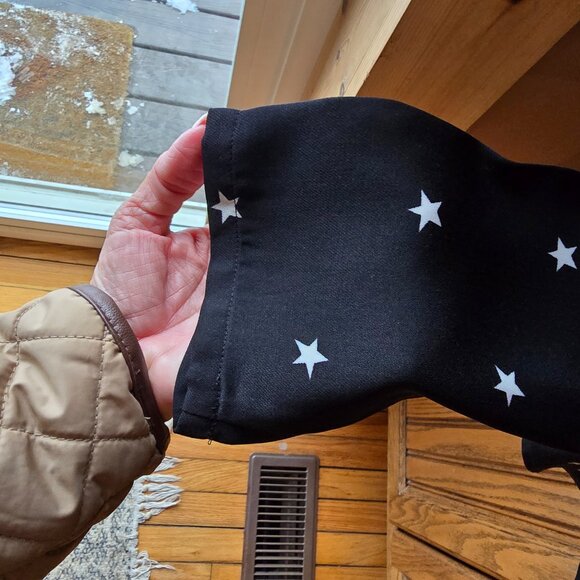 J Crew size Large v neck blouse, black white stars size L, EUC - Picture 6 of 9